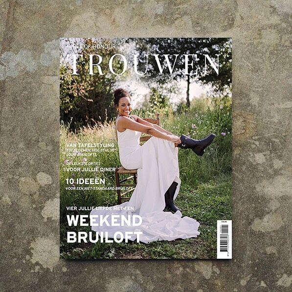 Welke cover heeft jouw voorkeur voor de 3e editie van TROUWEN magazine?! 😍 

Foto: @anoukvanravenhorst 
Organisatie: @girlsofhonour 
Make-up en haar: @osima_bridalstudio en @_yourbridalday_ 
Jurken: @allurebridals en @modeca via @somethingbluebruidsmode 
Locatie: @terrawolde 
Laarzen: @hunterboots 
#Trouwen #verloofd #bruidsmagazine